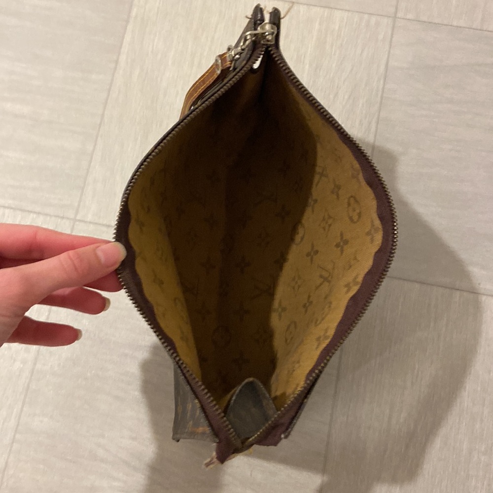 Vintage Louis Vuitton Clutch Wristlet - Picture 8 of 8